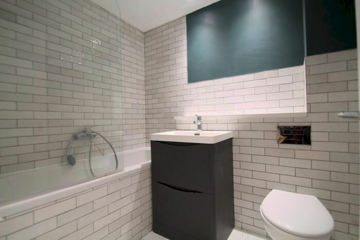 2 Bedroom Flat To Rent In Seagate, Dundee, DD1