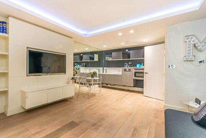 1 Bedroom Flat For Sale In Devonshire Place, Marylebone, London, W1G