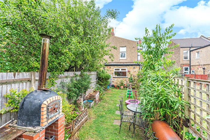 2 Bedroom Apartment For Sale In Spencer Road, Harrow, HA3