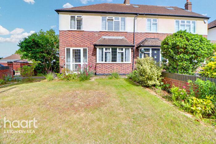 3 Bedroom Semi-Detached House For Sale In Woodside, Leigh-On-Sea, SS9