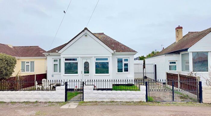 2 Bedroom Bungalow For Sale In Woodside Avenue, Kinmel Bay, LL18