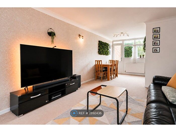 2 Bedroom Maisonette To Rent In Moorholme, Woking, GU22