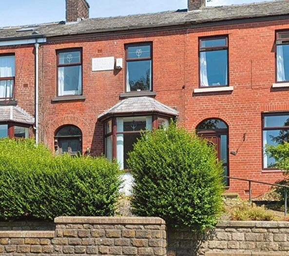 3 Bedroom Terraced House For Sale In Lees Road, Salem, Oldham, OL4