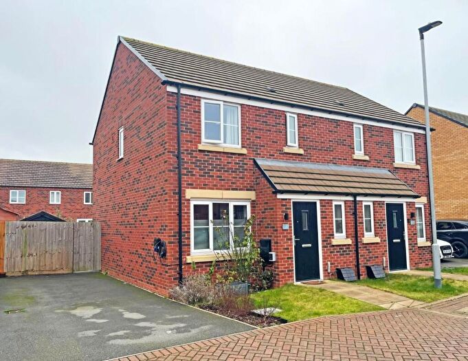 3 Bedroom Semi Detached House For Sale In Morton Close, Hampton Gardens, Peterborough, PE7