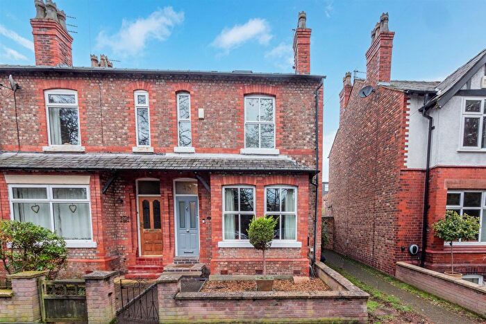 3 Bedroom End Terrace House For Sale In Charter Road, Altrincham, WA15