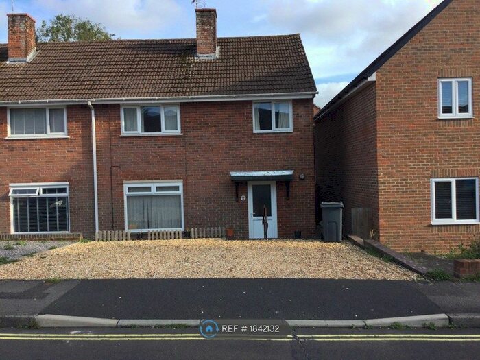 3 Bedroom End Of Terrace House To Rent In Fleming Road, Winchester, SO22