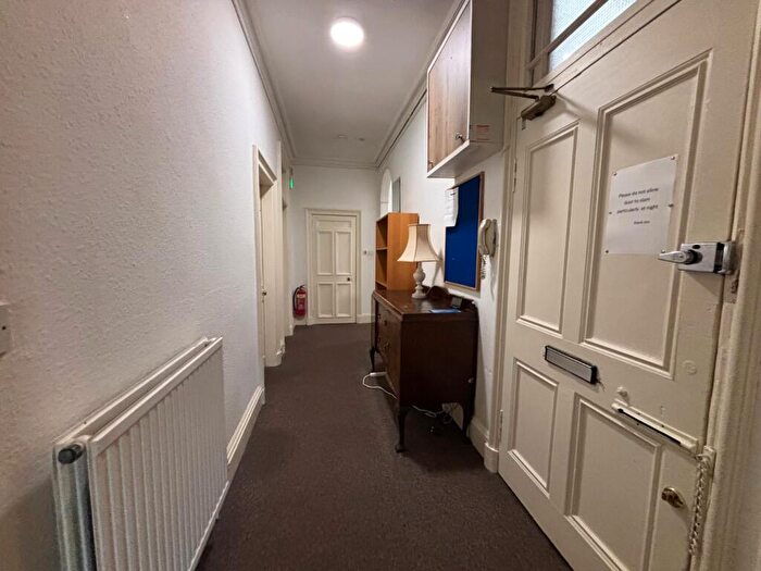 4 Bedroom Flat To Rent In Warrender Park Terrace, Edinburgh, EH9