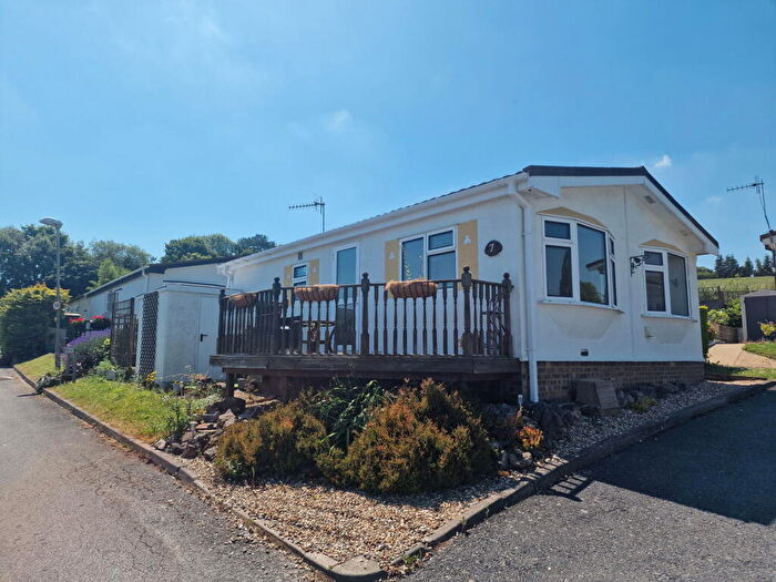 2 Bedroom Park Home For Sale In Berkhamsted, Hertfordshire, HP4