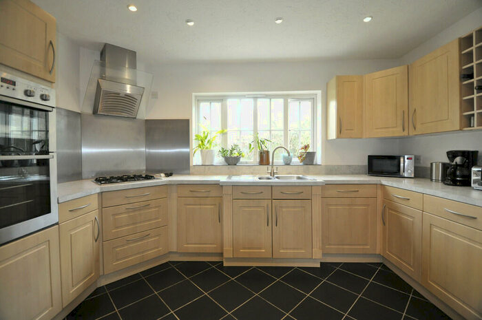 4 Bedroom Detached House To Rent In Labourham Way, Cheddar, BS27