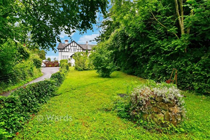 3 Bedroom Semi Detached House For Sale In Vale Road, Loose, Maidstone, Kent, ME15