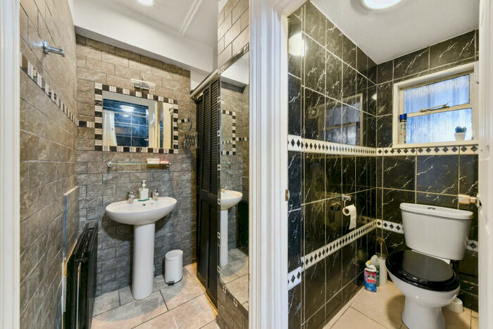 1 Bedroom Flat To Rent In Drayton Gardens, SW10