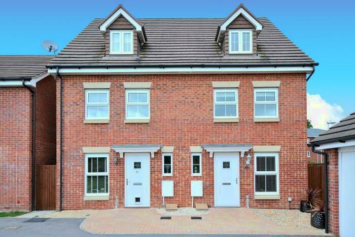 3 Bedroom End Of Terrace House To Rent In Thatcham, Berkshire, RG19