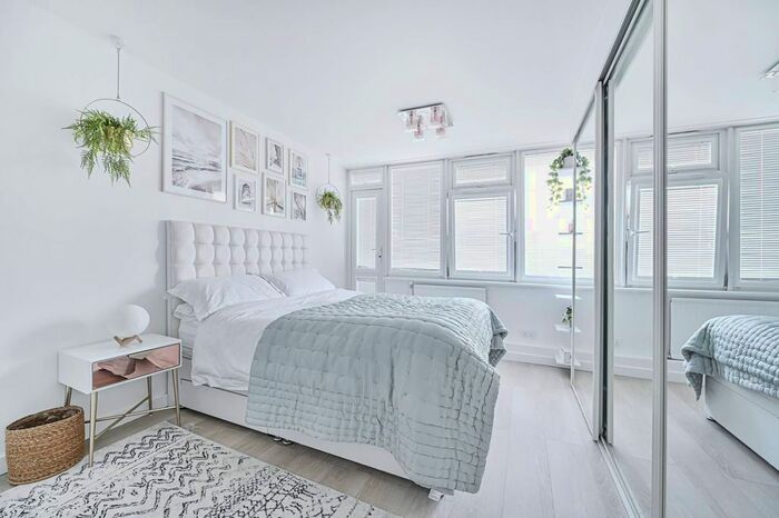 2 Bedroom Flat To Rent In Charles Square, Old Street, London, N1