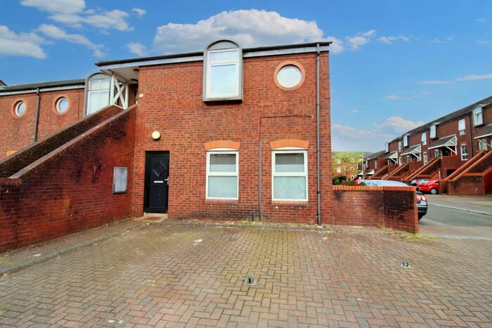 1 Bedroom Flat To Rent In Salisbury Court, Belfast, County Antrim, BT7