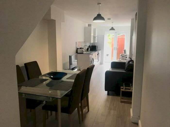 1 Bedroom Studio To Rent In Mowbray Road, Cambridge, CB1