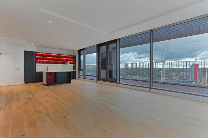 3 Bedroom Apartment For Sale In Kent Building, London City Island, London, E14