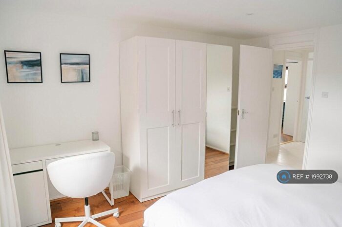 2 Bedroom Flat To Rent In Commercial Road, Exeter, EX2