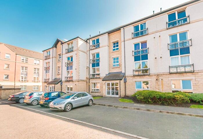 2 Bedroom Flat For Sale In Cadiz Street, Edinburgh, EH6