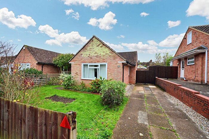 2 Bedroom Semi-Detached Bungalow For Sale In Tritton Fields, Kennington, TN24