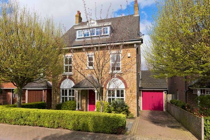 5 Bedroom Detached House To Rent In Hayward Road, Thames Ditton, Surrey, KT7