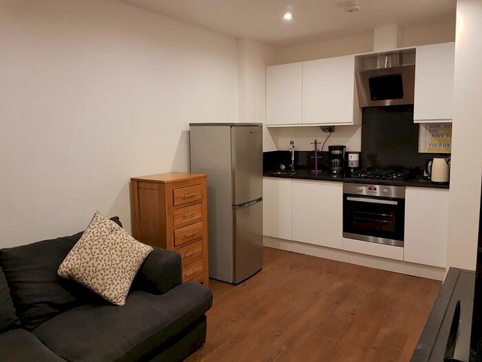 1 Bedroom Flat To Rent In London Road, North Cheam, SM3