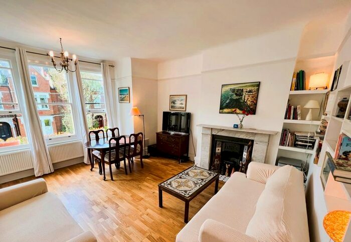 2 Bedroom Flat To Rent In Streathbourne Road, London, SW17