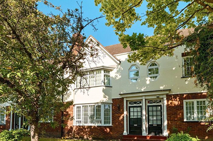 2 Bedroom Maisonette To Rent In Lock Chase, Blackheath, London, SE3