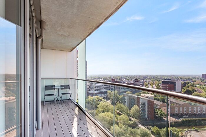 2 Bedroom Flat To Rent In Cornmill Lane, Lewisham, London, SE13