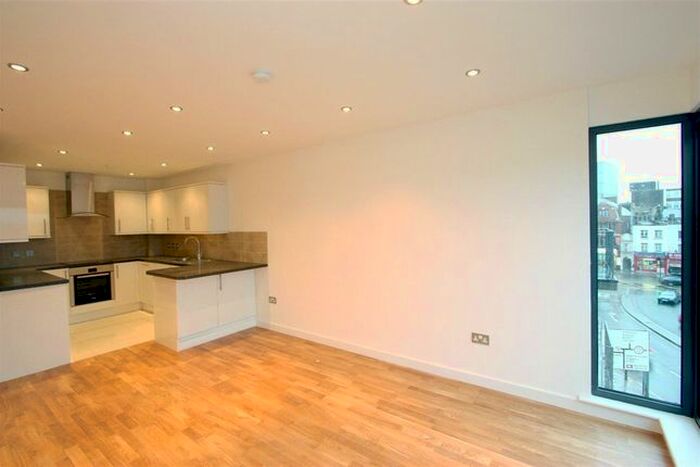 3 Bedroom Flat To Rent In Morning Lane, London E9