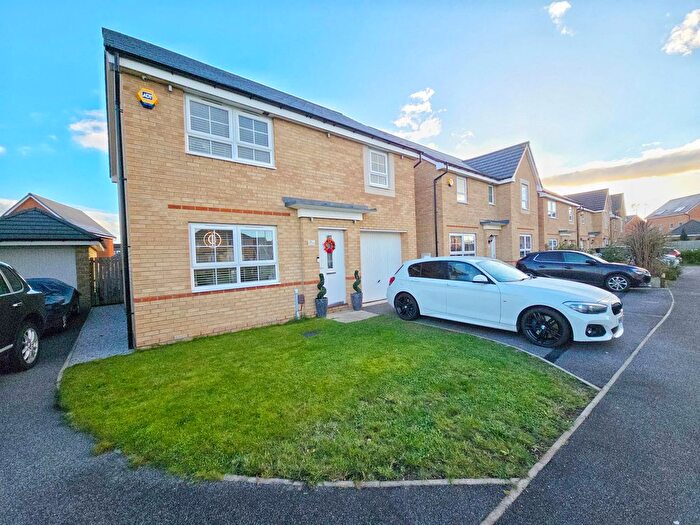 4 Bedroom Detached House For Sale In Parish Green, Royston, Barnsley, S71
