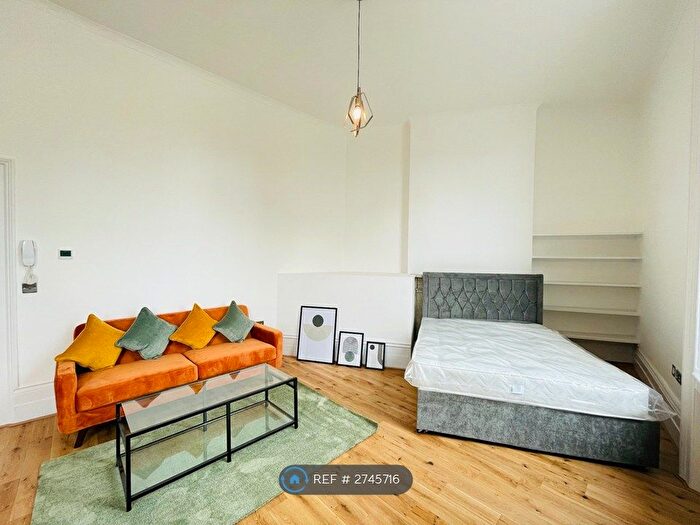 Studio To Rent In King's Cross Road, London, WC1X