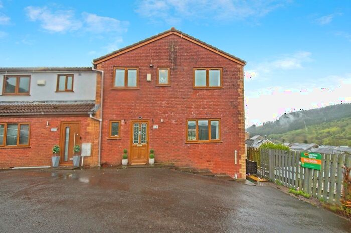 4 Bedroom Property To Rent In Ross Rise, Treherbert, Treorchy, CF42