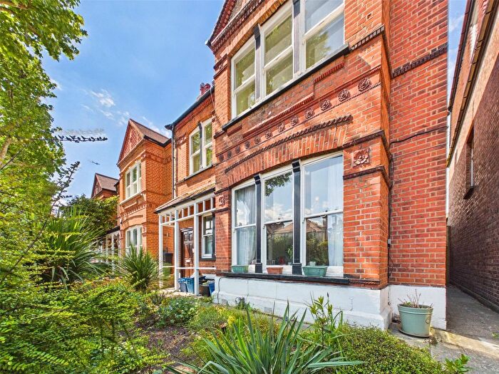 1 Bedroom Flat To Rent In Mortlake Road, Surrey, TW9
