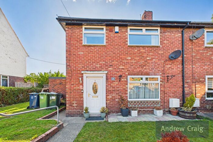 3 Bedroom Semi-Detached House For Sale In Elgin Place, Birtley, DH3