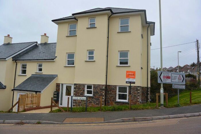 2 Bedroom Flat To Rent In Link Road, EX20