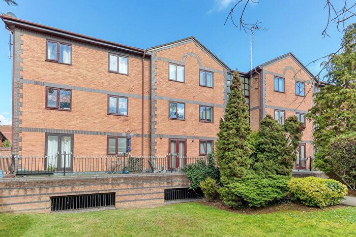 1 Bedroom Flat For Sale In Queen Alexandra Road, High Wycombe, Buckinghamshire, HP11