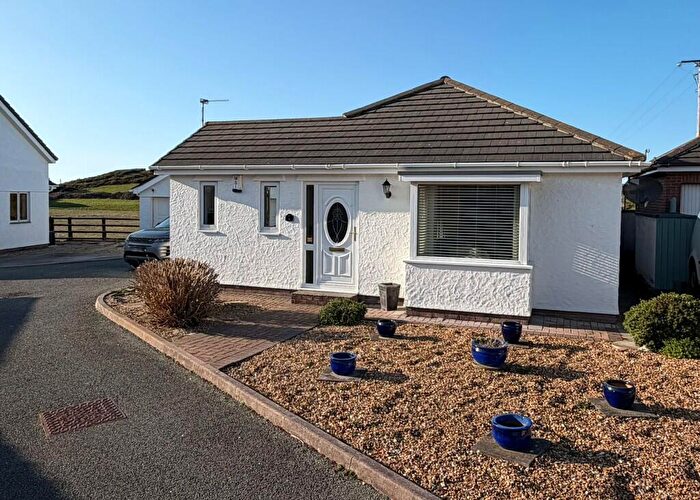 2 Bedroom Detached Bungalow For Sale In Isallt Park, Trearddur Bay, Anglesey, LL65