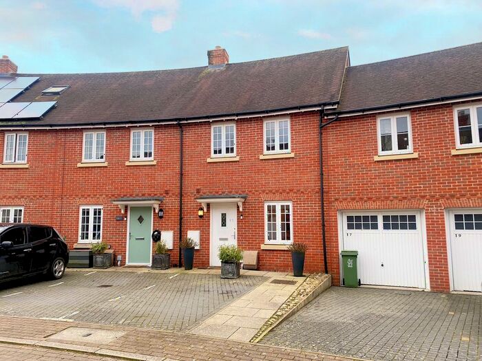 3 Bedroom Terraced House To Rent In Jeannie Arm Road, Wendover, Aylesbury, HP22