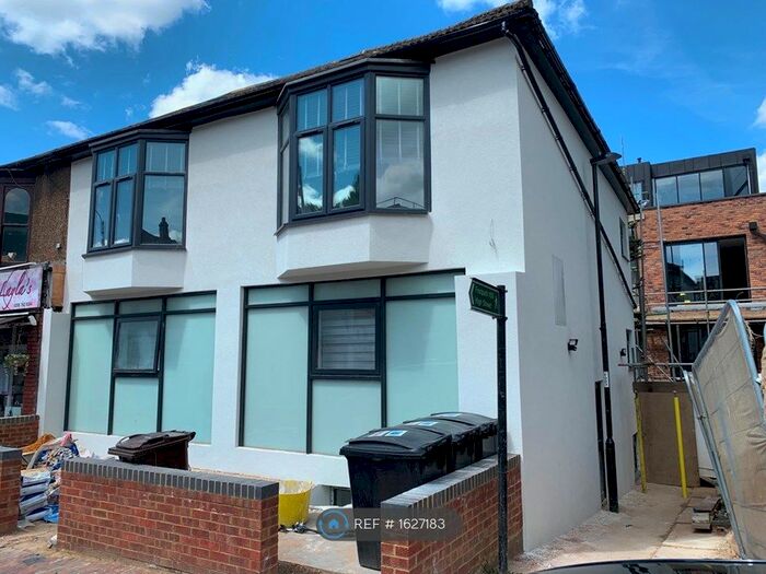 2 Bedroom Flat To Rent In Whytecliffe Road South, Purley, CR8