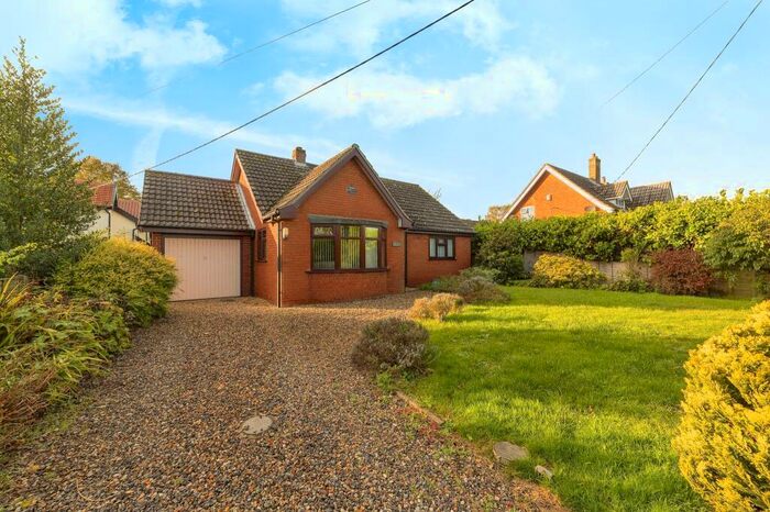 2 Bedroom Bungalow For Sale In The Green, Deopham, Wymondham, Norfolk, NR18