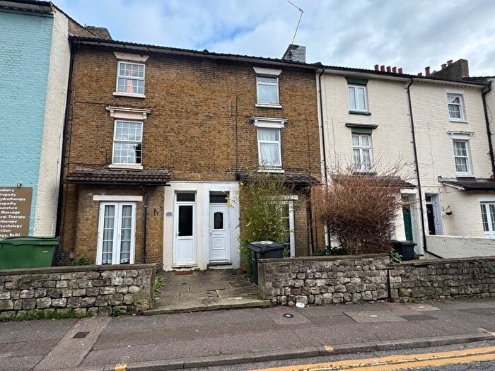3 Bedroom Block Of Flats For Sale In Church Street, Maidstone, Kent, ME14