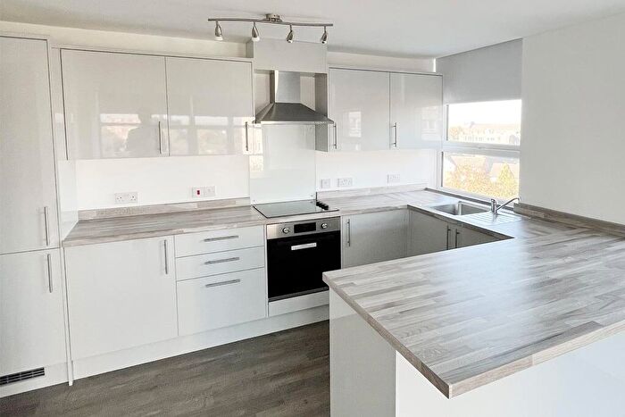 2 Bedroom Apartment To Rent In Apple Building, M40