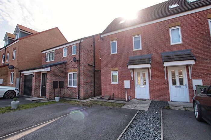 3 Bedroom Semi-detached House For Sale In Bancroft Drive, Ingleby Barwick, TS17