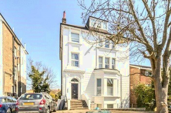 2 Bedroom Apartment To Rent In Lancaster Road, London, SE25
