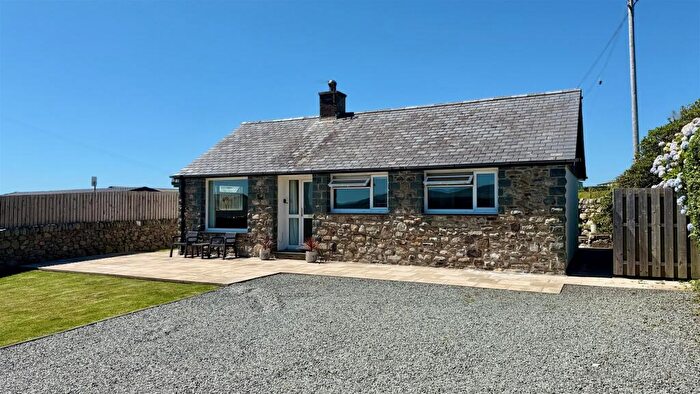3 Bedroom Detached Bungalow For Sale In Llandanwg, Harlech, LL46