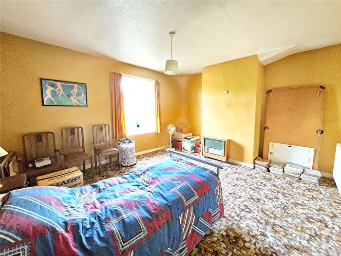 1 Bedroom Terraced House For Sale In Burnley Road, Loveclough, Rossendale, BB4