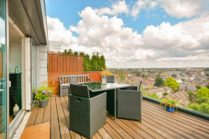 2 Bedroom Penthouse To Rent In Yardmaster House, East Croydon, CR0