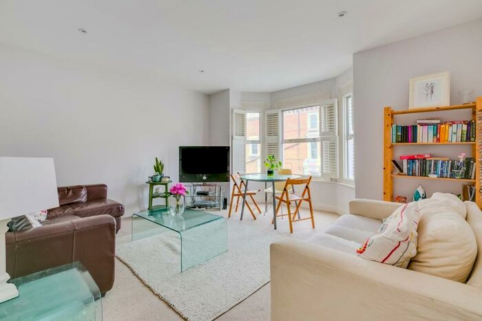 4 Bedroom Apartment To Rent In Broomwood Road, SW11