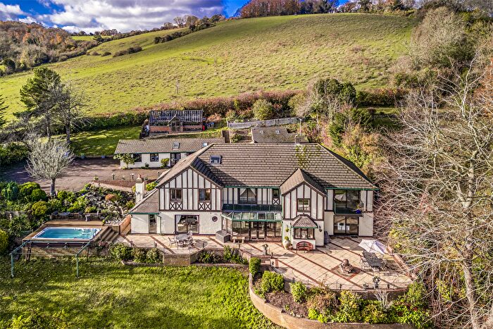 8 Bedroom Detached House For Sale In Little Paddock, Streatley On Thames, RG8