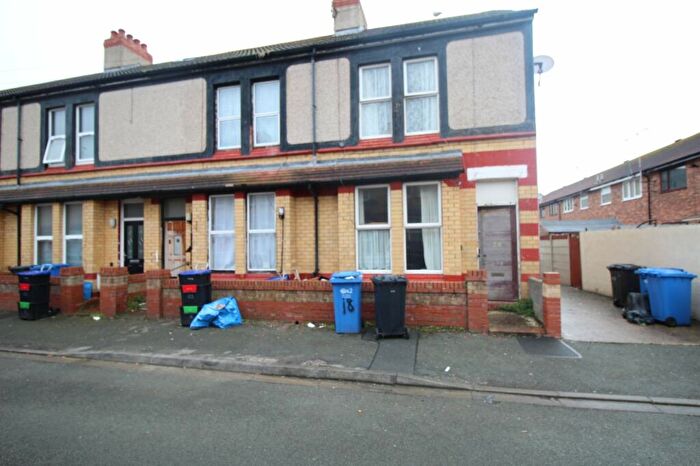 3 Bedroom End Of Terrace House For Sale In Balmoral Grove, Rhyl, Denbighshire, LL18